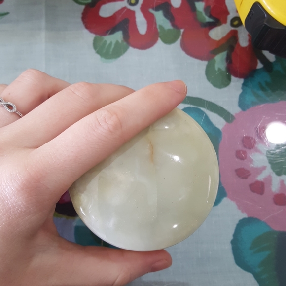 Small circular Green Onyx Stone Box - Picture 2 of 5